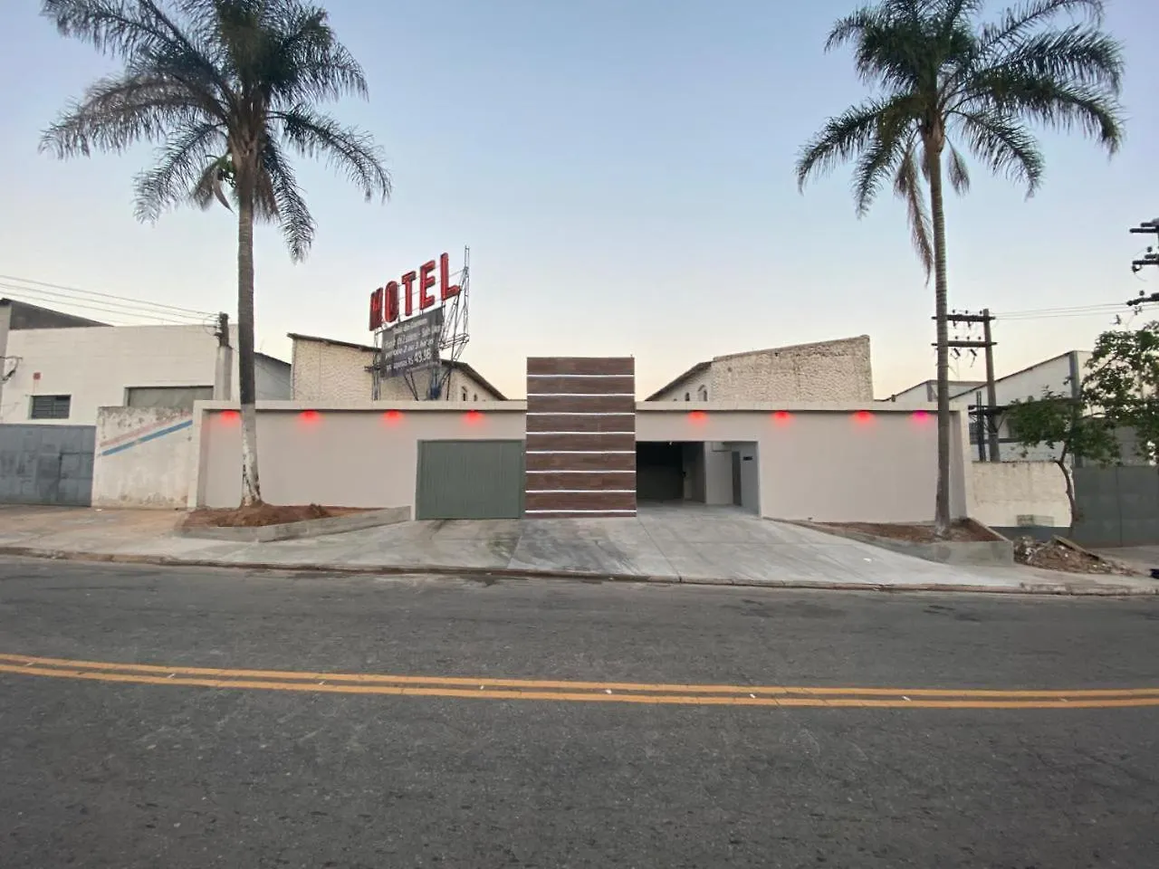 Light Motel - 24 Horas location